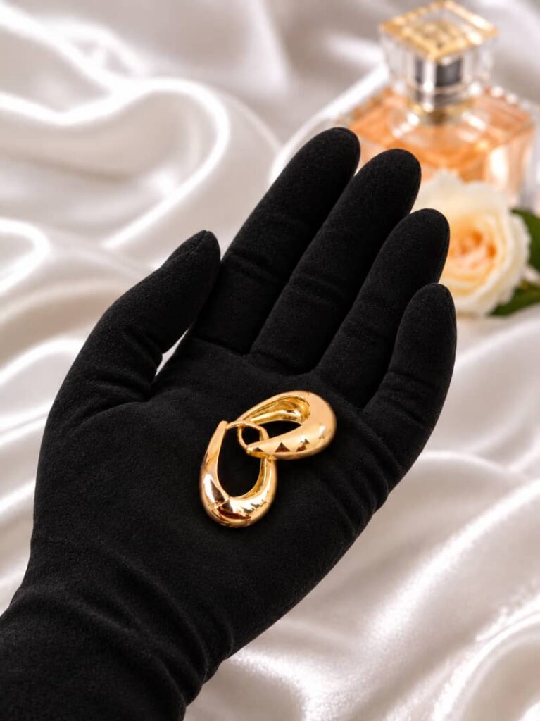 Fine heart earrings - gold