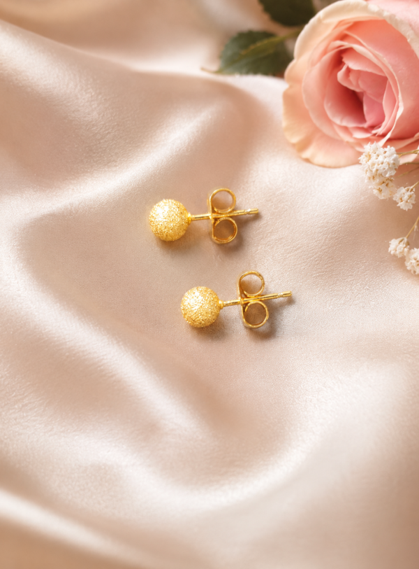 Mini gold-plated stud earrings