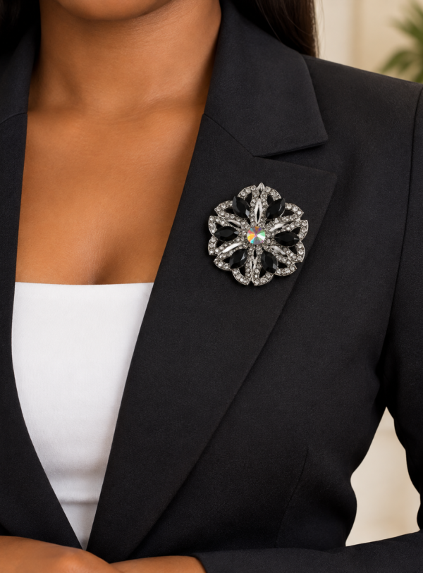 Floral brooch