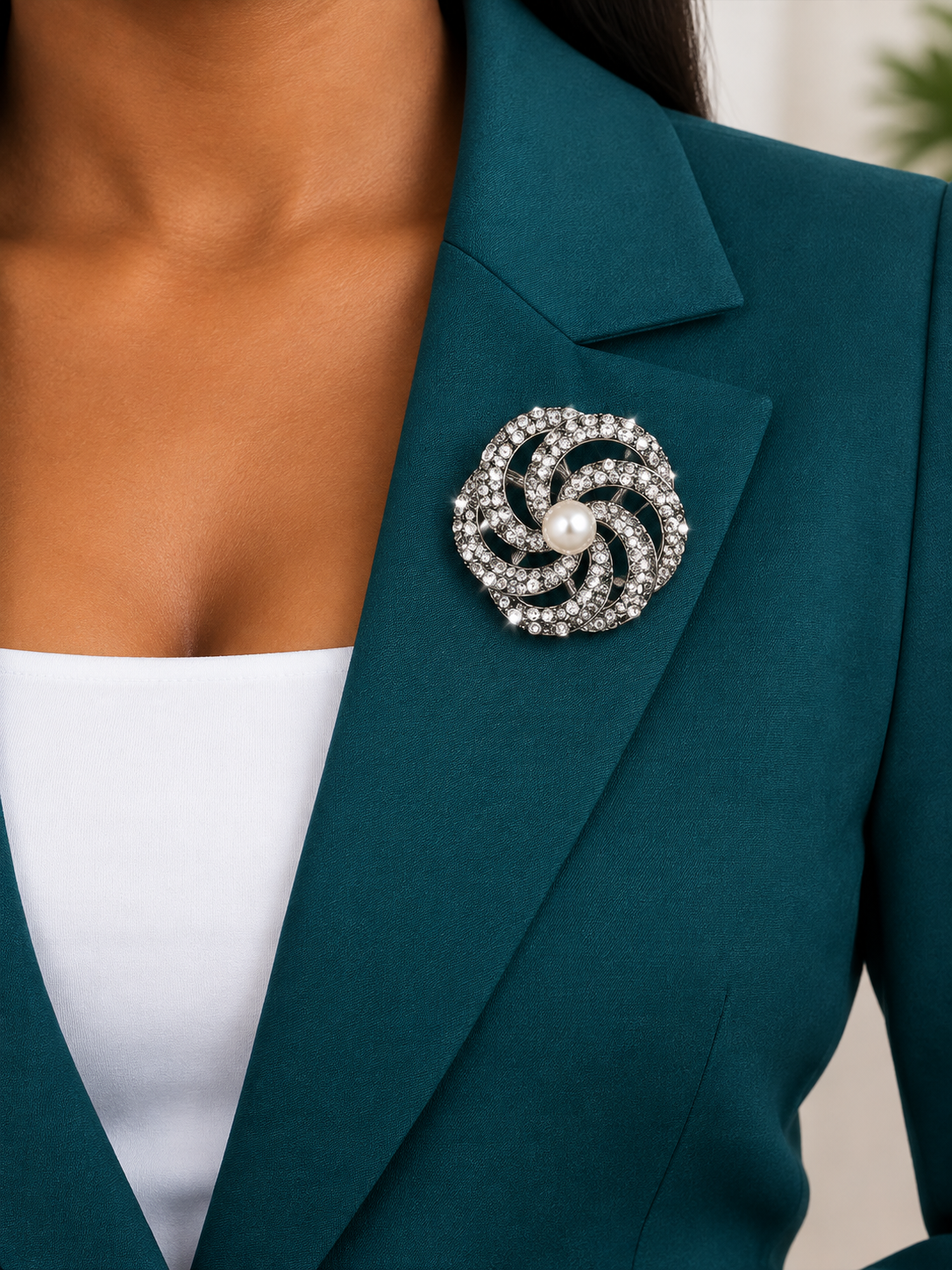 Center pearl brooch
